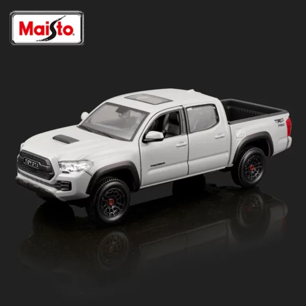 Toyota Hilux / TRD PRO - Maquette – Image 4