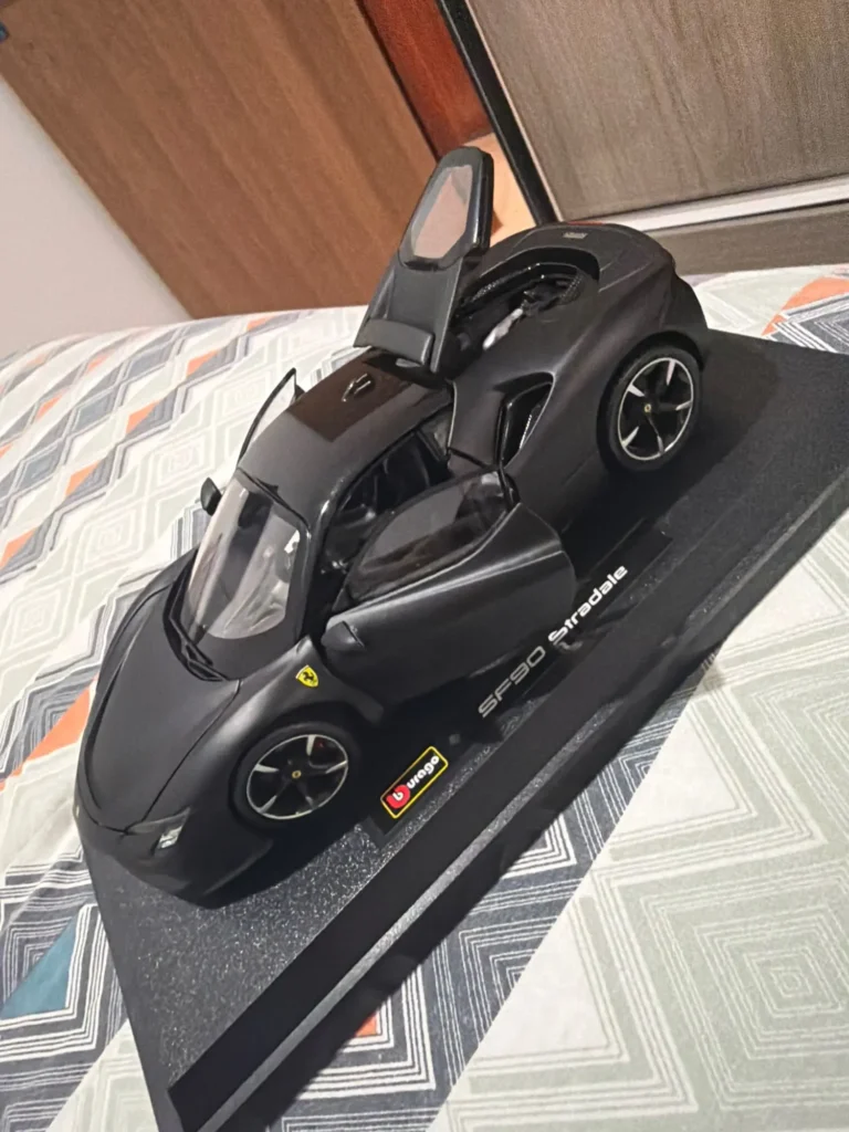 Ferrari SF90 Stradale - Maquette photo review