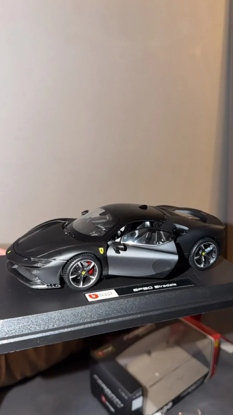 Ferrari SF90 Stradale - Maquette photo review