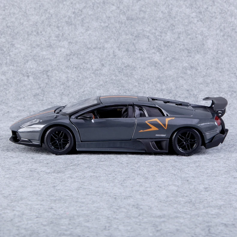 Lamborghini Murcielago LP670-4 SV - Maquette 3 Lamborghini Murcielago LP670-4 SV - Maquette – Image 3