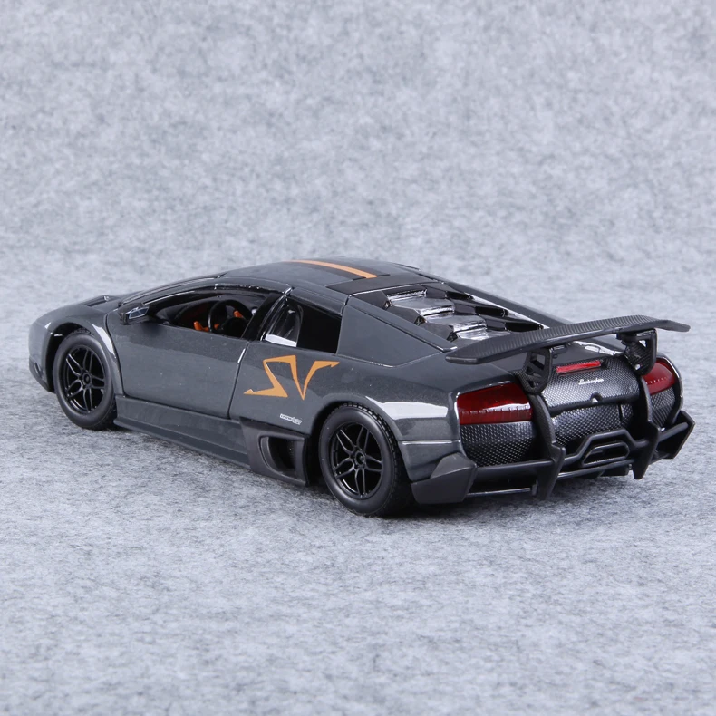 Lamborghini Murcielago LP670-4 SV - Maquette 4 Lamborghini Murcielago LP670-4 SV - Maquette – Image 4