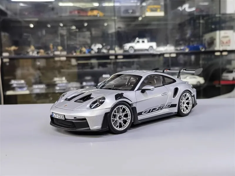 Porsche GT3 RS 1/18 - Maquette 8 Porsche GT3 RS 1/18 - Maquette – Image 8