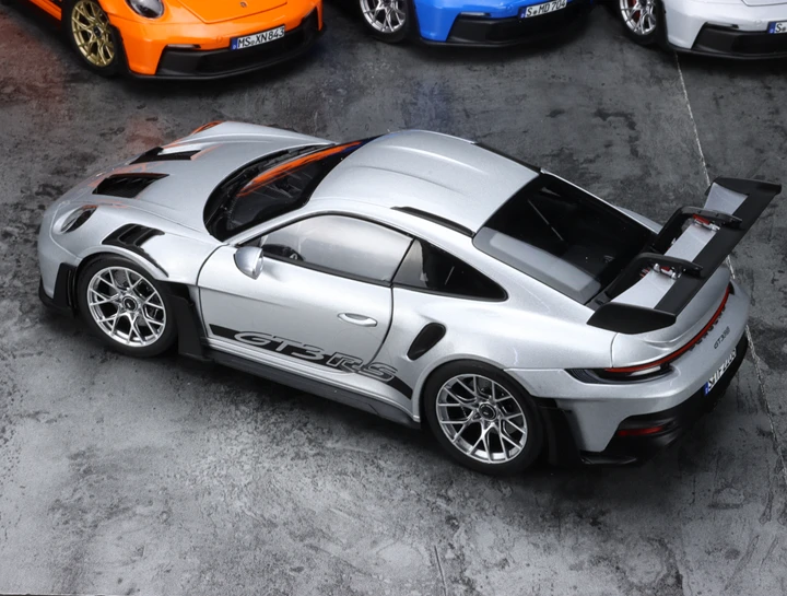 Porsche GT3 RS 1/18 - Maquette 10 Porsche GT3 RS 1/18 - Maquette – Image 10