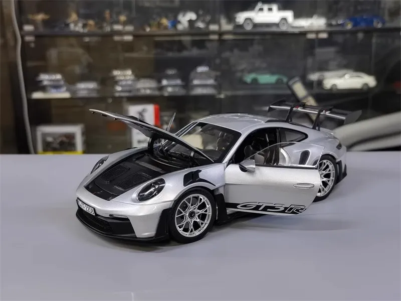 Porsche GT3 RS 1/18 - Maquette 24 Porsche GT3 RS 1/18 - Maquette – Image 24