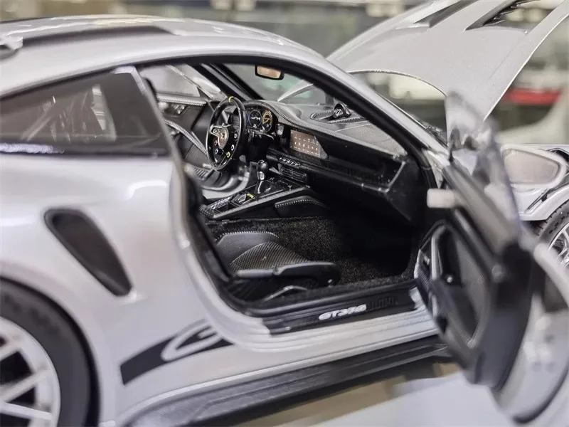 Porsche GT3 RS 1/18 - Maquette 23 Porsche GT3 RS 1/18 - Maquette – Image 23