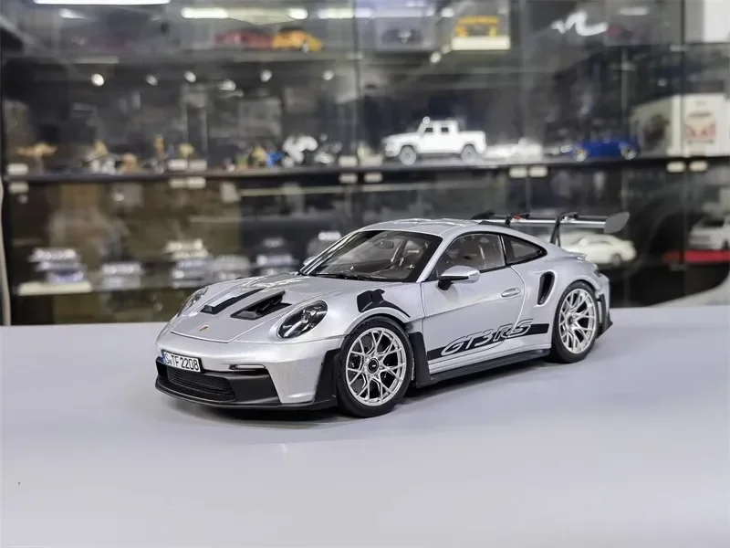 Porsche GT3 RS 1/18 - Maquette 2 Porsche GT3 RS 1/18 - Maquette – Image 2