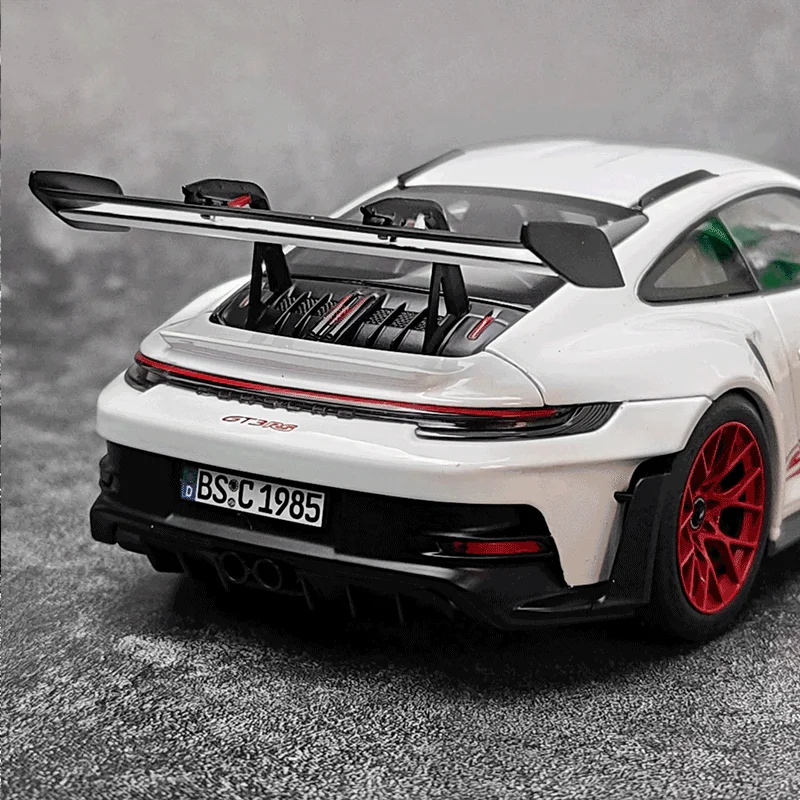 Porsche GT3 RS 1/18 - Maquette 8 Porsche GT3 RS 1/18 - Maquette – Image 8