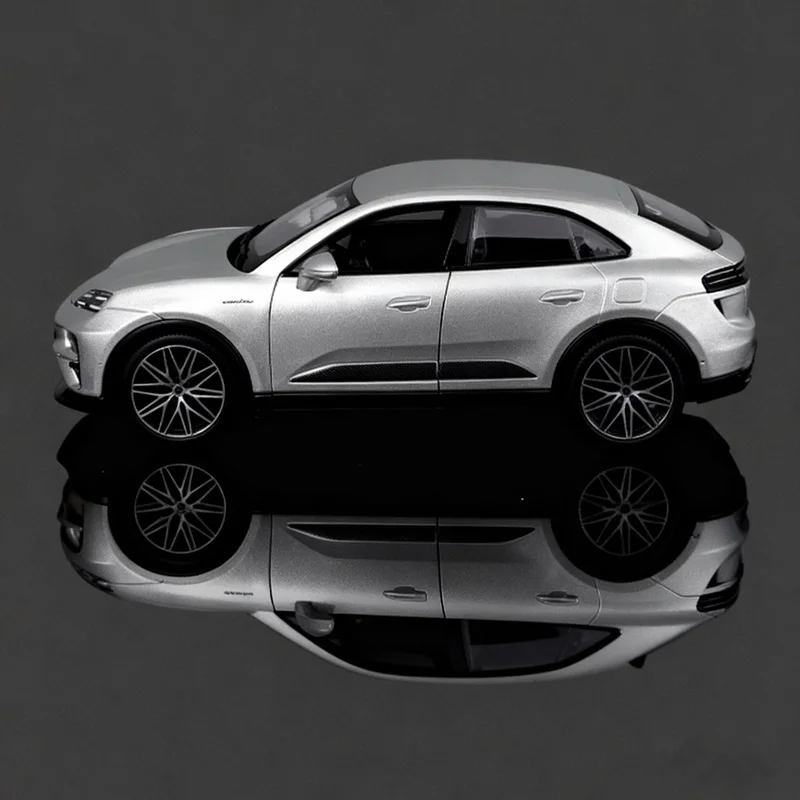 Porsche Macan 2026 - Maquette 3 Porsche Macan 2026 - Maquette – Image 3