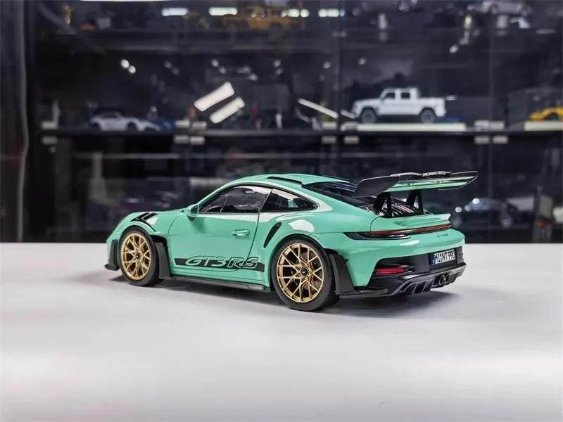 Porsche GT3 RS 1/18 - Maquette 38 Porsche GT3 RS 1/18 - Maquette – Image 38