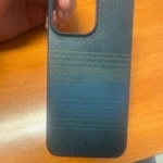 Coque iPhone effet carbone sans cadre MagSafe photo review