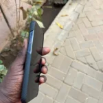 Coque iPhone effet carbone sans cadre MagSafe photo review