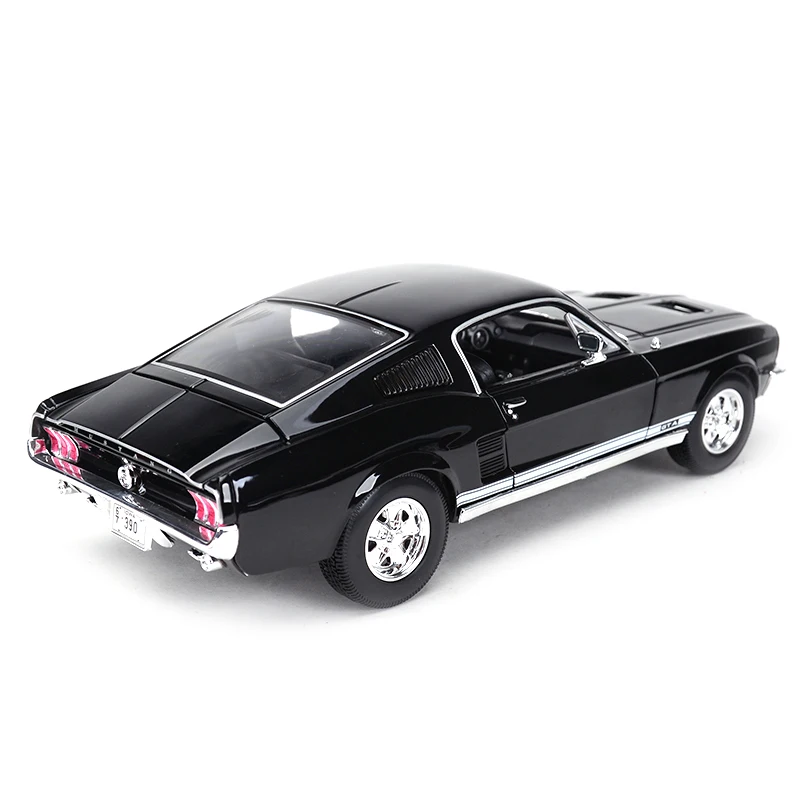 Ford Mustang GT Fastback 1967 – Maisto 1:18 3 Ford Mustang GT Fastback 1967 – Maisto 1:18 – Image 3