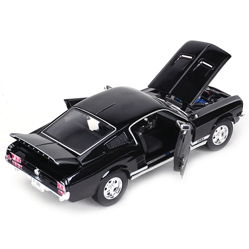 Ford Mustang GT Fastback 1967 – Maisto 1:18 5 Ford Mustang GT Fastback 1967 – Maisto 1:18 – Image 5