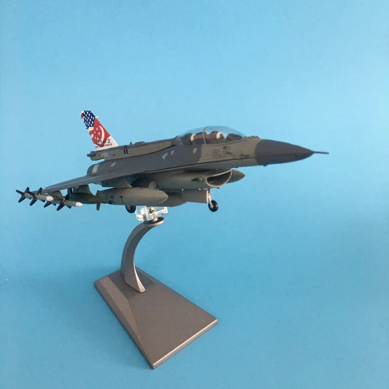 General Dynamics F-16D Fighting Falcon Singapour – Maquette 4 General Dynamics F-16D Fighting Falcon Singapour – Maquette – Image 4