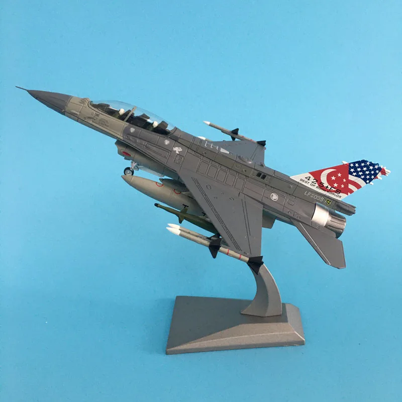 General Dynamics F-16D Fighting Falcon Singapour – Maquette 5 General Dynamics F-16D Fighting Falcon Singapour – Maquette – Image 5
